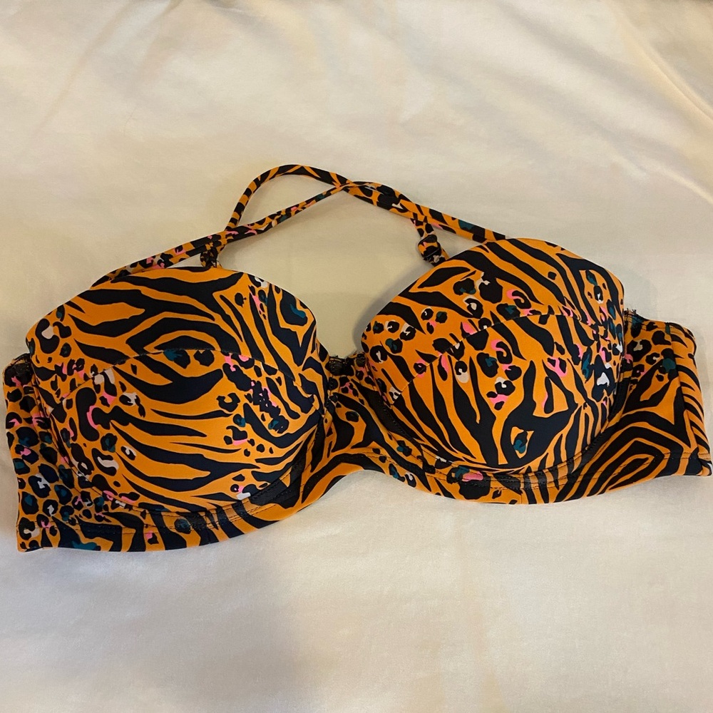 Vetchy bathing suit top